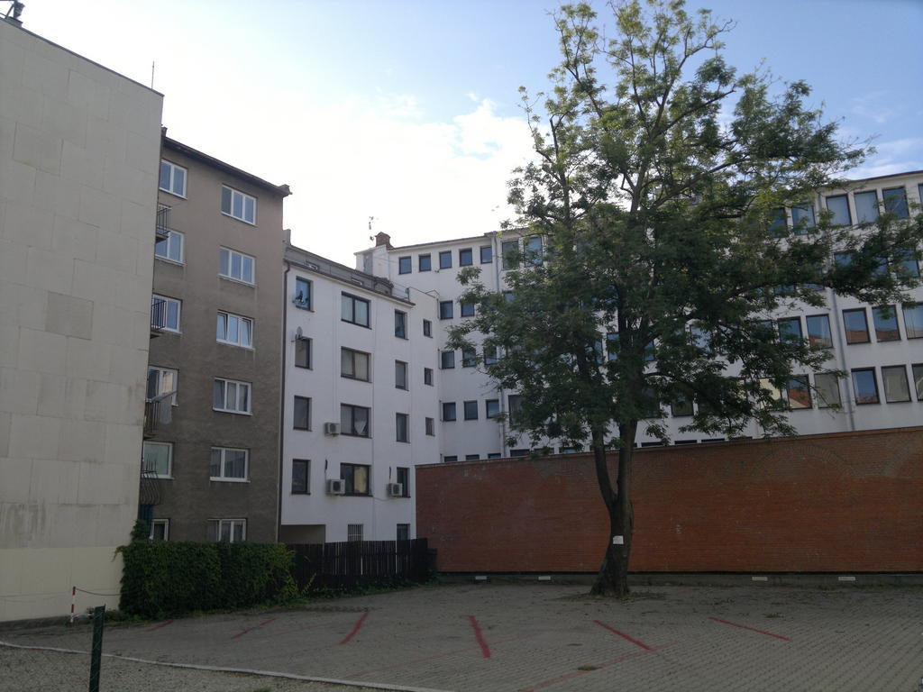 Apartment Maximilian Bratislava Exterior foto