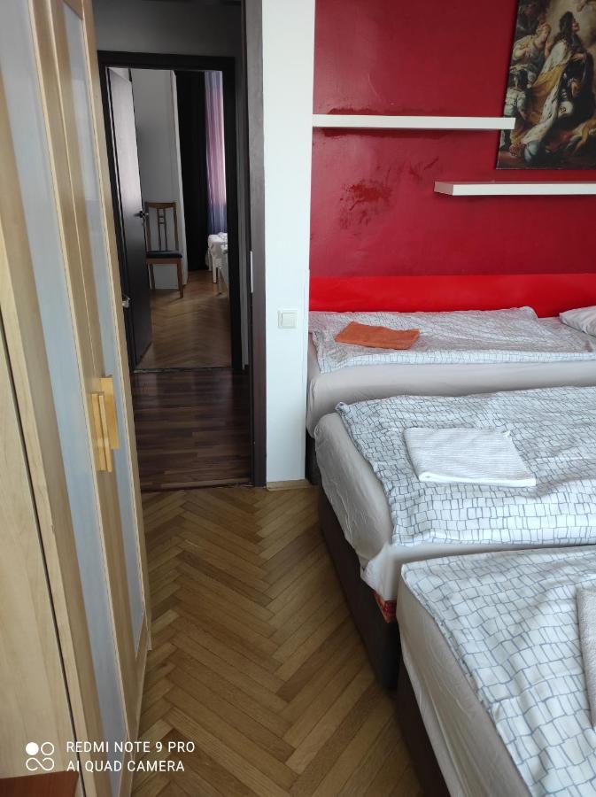 Apartment Maximilian Bratislava Exterior foto