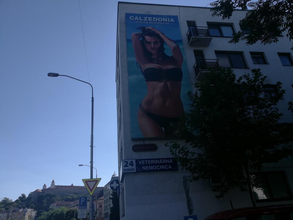 Apartment Maximilian Bratislava Exterior foto