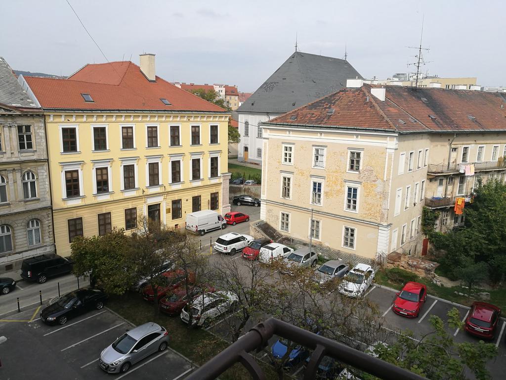 Apartment Maximilian Bratislava Exterior foto